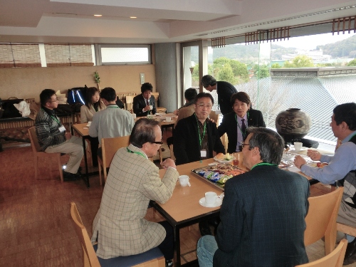 1759-12.3.24１級合格者交流会　幸田さんとご友人.jpg